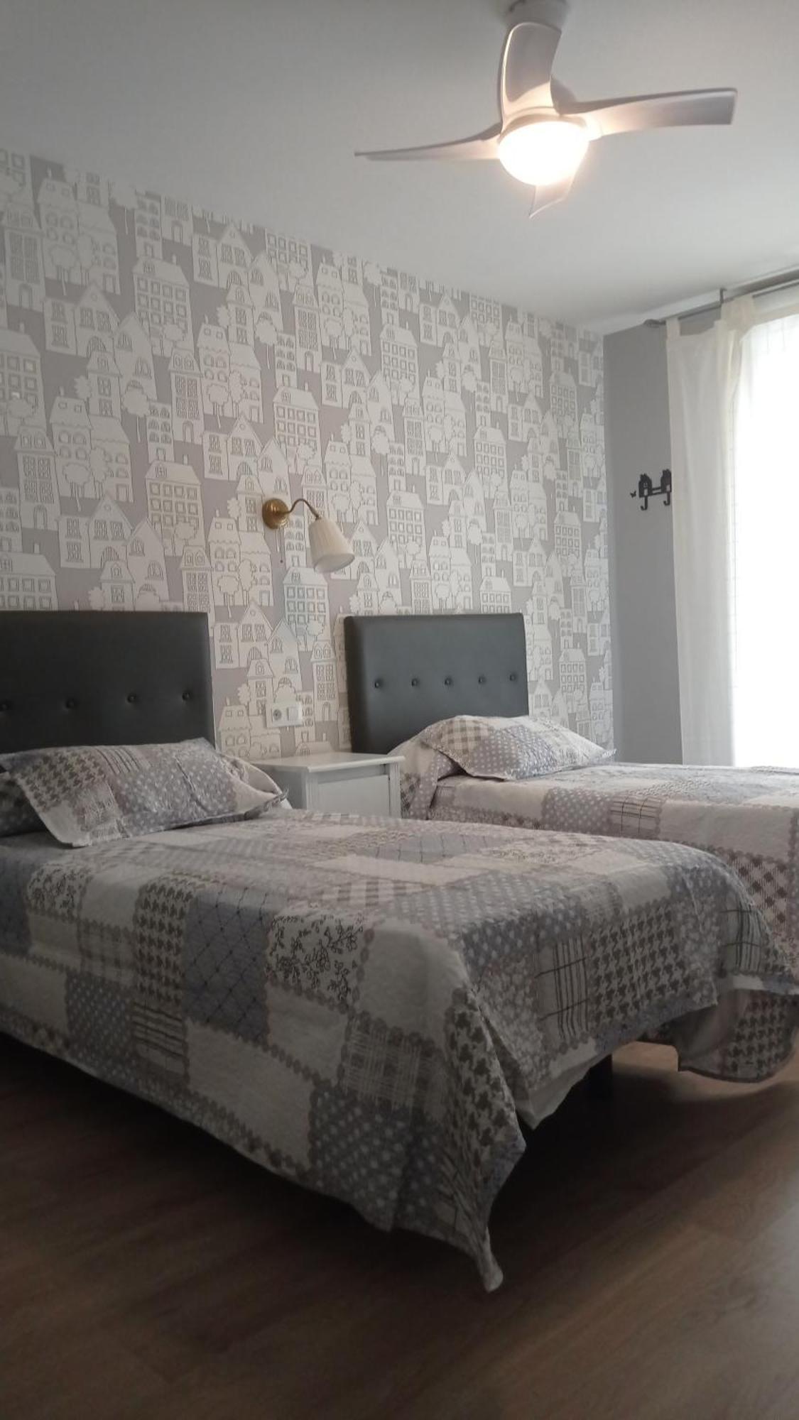 Serendipia Apartamentos 3 ログローニョ エクステリア 写真